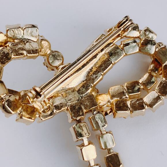 VTG 1960s Brooch Red Glass Rhinestone Bow Mid Century Gold Tone Pin Sparkly - Picture 11 of 11